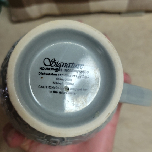 Gently used signature housewares footed coffee cup beautiful detail - Picture 2 of 9